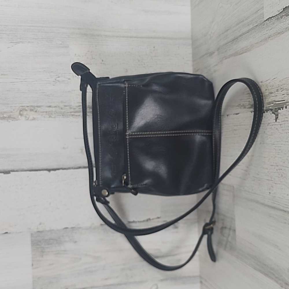 Relic black faux leather small crossbody bag purse multi zip pockets adjustable
